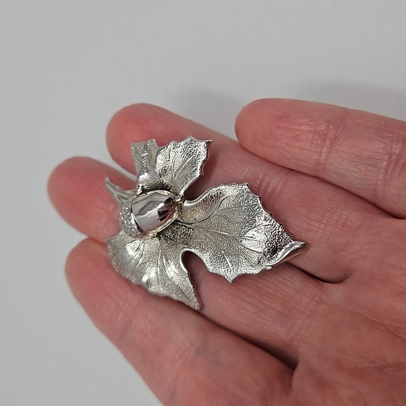 Vintage Marino Silver Tone Leaf with Acorn Clip Earrings Signed - Picture 9 of 10